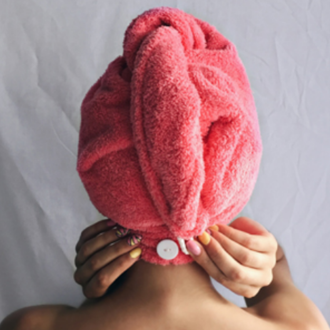 serviette rose microfibre pour cheveux